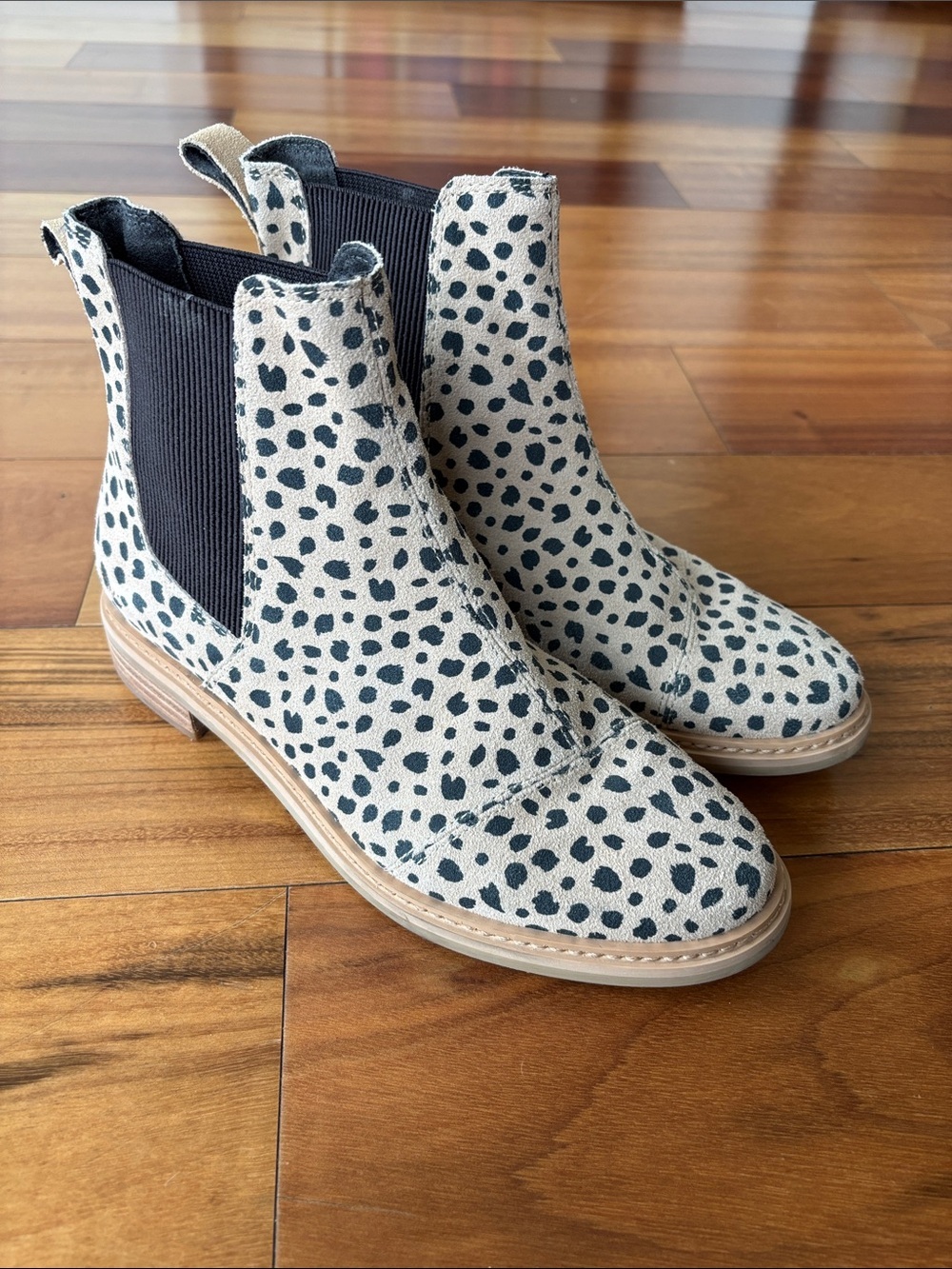 TOMS leather boots